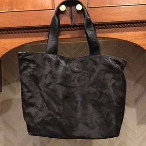 black camo tote